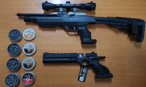 Constanţa: Două arme cu aer comprimat şi 800 de proiectile din metal, găsite de poliţiştii de frontieră asupra unui bărbat care intra în ţară 
