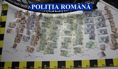 Şapte bărbaţi, reţinuţi pentru proxenetism, în urma unor percheziţii făcute în judeţele Prahova şi Braşov