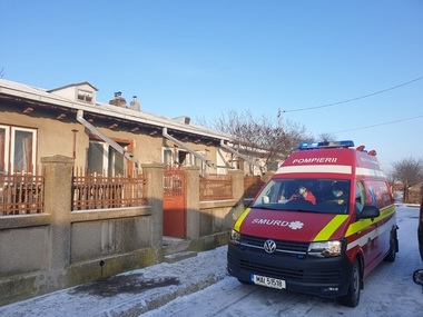 Galaţi - O femeie a murit în urma incendiului provocat de o lumânare uitată aprinsă - FOTO