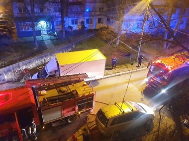 Galaţi - Un bărbat şi-a incendiat pentru a patra oară apartamentul. Opt persoane au fost evacuate - FOTO