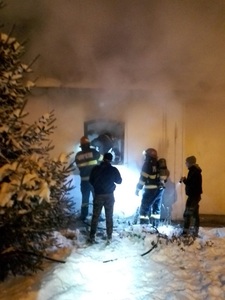 Biserică din judeţul Botoşani, distrusă într-un incendiu. Focul a fost provocat de jarul căzut din sobă - FOTO
