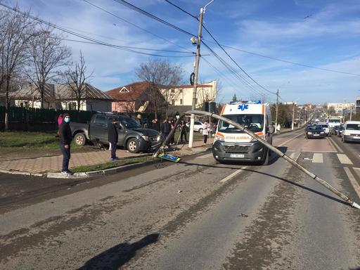 Constanţa: Bărbatul care a provocat un accident rutier şi a refuzat să îi fie recoltate probe de sânge, încercând să fugă din spital, cercetat sub control judiciar 