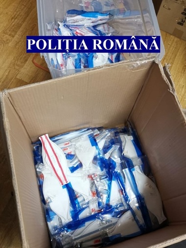 UPDATE - Percheziţii în Bucureşti şi în patru judeţe într-un dosar de înşelăciune referitor la vânzarea de măşti contrafăcute către un spital COVID / Medic: S-au trezit în ATI şi pe secţie că respiră prea uşor. Căzuseră filtrele - FOTO, VIDEO