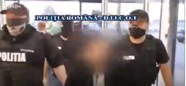 UPDATE - Poliţia face publice imagini de la extrădarea unuia dintre liderii unui cartel mexican al drogurilor. Bărbatul e „membru marcant” al unuia dintre cele mai violente carteluri şi e responsabil „de multiple asasinate de-a lungul timpului”  - VIDEO