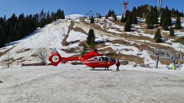 UPDATE - Copil căzut din telescaun, de la patru metri înălţime, în Bucegi. A fost solicitată intervenţia unui elicopter / Care e starea copilului - FOTO / VIDEO