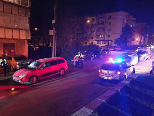 Constanţa: Un şofer fără permis a lovit zece maşini parcate. Bărbatului i s-ar fi făcut rău la volan 
