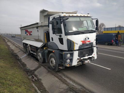 Vrancea: Bărbat aflat pe terasa unui motel, mort după ce a fost lovit de roata unui camion, care s-a desprins din cauza unei defecţiuni
