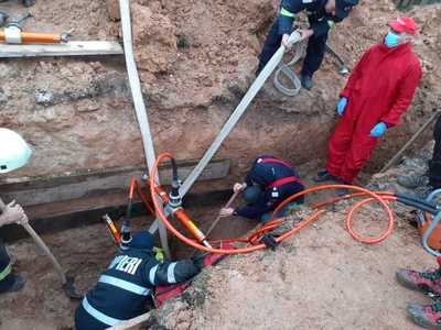Cluj: Un muncitor de 41 de ani a murit, după ce a fost surprins de un mal de pământ în timp ce lucra la sistemul de alimentare cu apă în localitatea Făgetul Ierii
