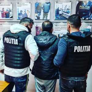 Cetăţean pakistanez care ar fi condus o grupare implicată în trafic de migranţi şi pe numele căruia era emis un mandat european de arestare, prins de poliţişti în judeţul Dolj