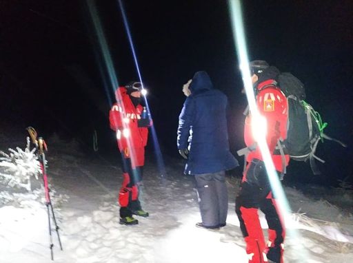 Patru turişti, între care un copil, blocaţi pe Jepii Mici din Bucegi, au solicitat sprijin din partea Salvamont