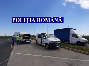 Acţiune a poliţiştilor din cinci judeţe pentru verificarea stării tehnice au autovehiculelor: S-au aplicat 528 de sancţiuni contravenţionale, multe dintre ele pentru defecţiuni la sistemele de frânare, direcţie şi iluminat, dar şi pentru anvelope 