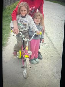 Caraş - Severin: Doi fraţi, de 3 şi 5 ani, dispăruţi de acasă. Peste 300 de oameni şi un elicopter IGAV îi caută
