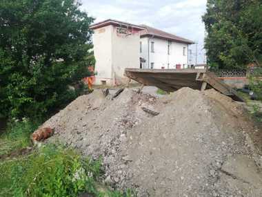 Alba: Bombă de aviaţie de circa 50 de kilograme, găsită în apropierea gării din Războieni/ Specialiştii au stabilit că aceasta este inactivă - FOTO