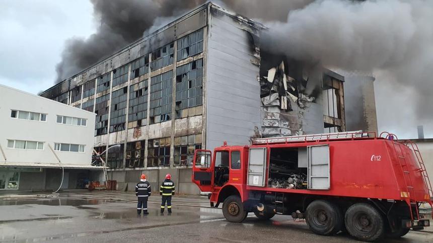 Prahova: Intervenţie a pompierilor la incineratorul de la Brazi, unde focul s-a reaprins