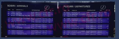 Trafic feroviar îngreunat în unele zone, din cauza furtunilor. Zeci de arbori au avariat liniile de contact  / În Gara de Nord sunt înregistrate întârzieri de sute de minute
