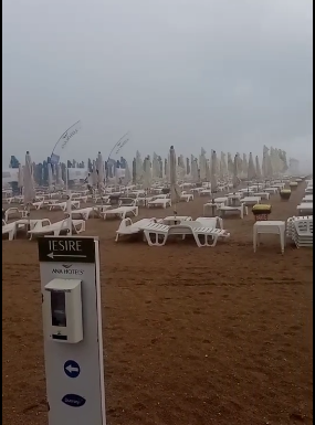 Ploaie torenţială pe litoral, în unele locuri cu grindină / În Constanţa mai multe străzi au fost inundate  - VIDEO