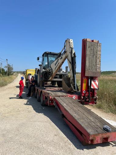 Dolj: Un bărbat de 54 de ani a murit după ce rampa de încărcare de pe o platformă a unei sonde a căzut peste el 
