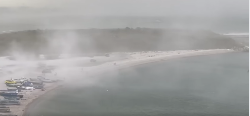 Furtună pe litoral – Rafale de vânt care au ajuns la 80 de kilometri la oră şi ploaie torenţială  - VIDEO