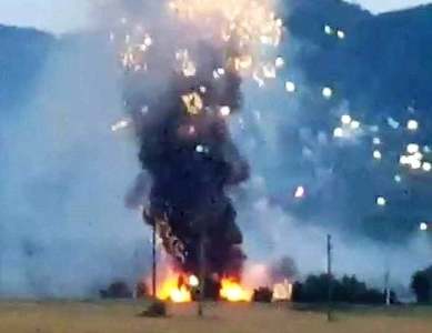 Braşov: Anchete pentru a se stabili cum s-a produs explozia de depozitul de artificii din Zărneşti