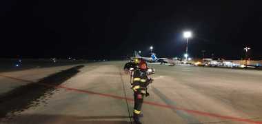 Directorul Aeroportului Iaşi, despre avionul cu probleme la trenul de aterizare: Aeronava s-a rotit de cinci ori deasupra Iaşiului. S-a cerut un pat de spumă, dar din păcate noi la aeroport nu avem o asemenea facilitate