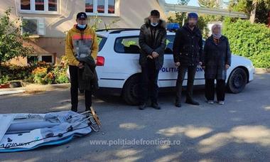 Două familii de migranţi din Siria şi Afganistan, care au încercat să intre în ţară travrsând Dunărea cu barca, depistate de poliţiştii de frontieră din Caraş-Severin 