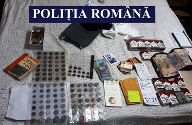 Constanţa: Bărbat cercetat pentru braconaj arheologic. Poliţiştii au găsit în urma unor percheziţii 99 de monede din perioadele romană şi medievală pe care intenţiona să le vândă