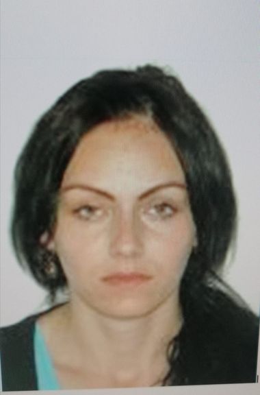 O femeie pe numele căreia autorităţile din Italia au emis mandat european de arestare pentru mai multe furturi a fugit în timp ce se afla sub escorta poliţiştilor din Neamţ / Filtre în judeţele Neamţ şi Bacău 