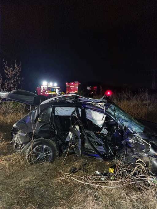 Dâmboviţa: Accident rutier grav pe DN 7 - Două persoane au murit, iar alte cinci, între care patru copii, sunt rănite