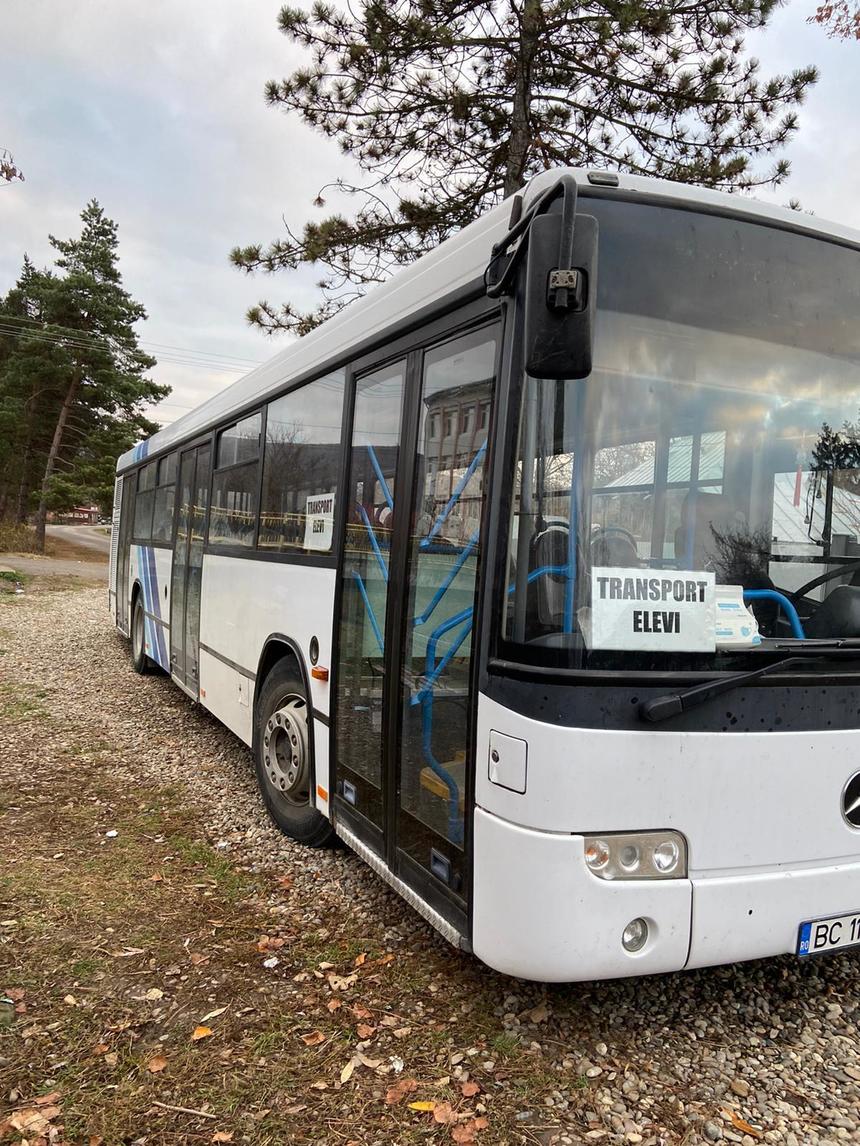 Bacău: Şoferul unui autobuz de transport elevi, reţinut după ce a fost prins la volan cu o concentraţie de aproape unu la mie alcool pur în aerul expirat
