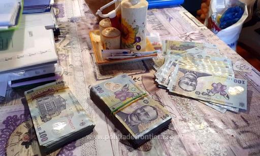 Constanţa: Instalaţie ilegală de producere a alcoolului, găsită de poliţiştii de frontieră în urma unor percheziţii. Ei au confiscat aproape şapte tone de alcool - VIDEO