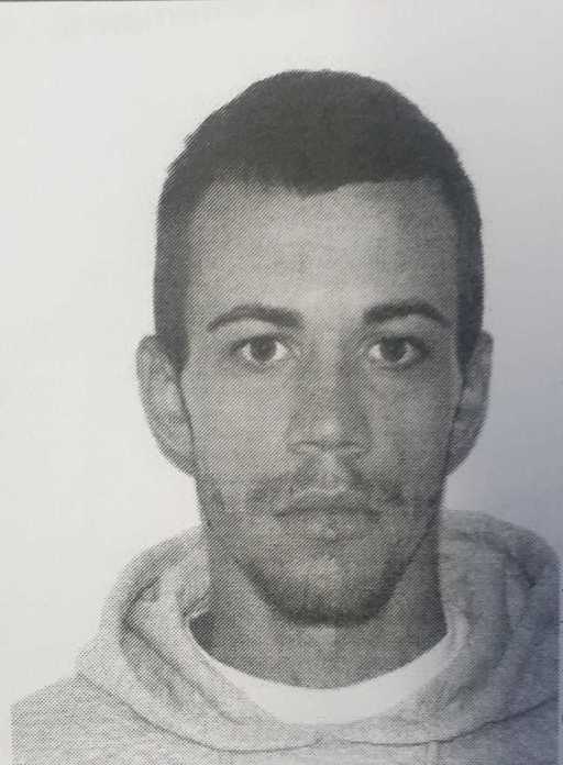 Un tânăr de 23 de ani a evadat din arestul IPJ Dolj / Poliţiştii au făcut filtre rutiere în tot judeţul pentru prinderea lui 