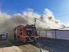 Incendiu la mai multe barăci din Constanţa. O persoană a fost rănită, fiind transportată la spital