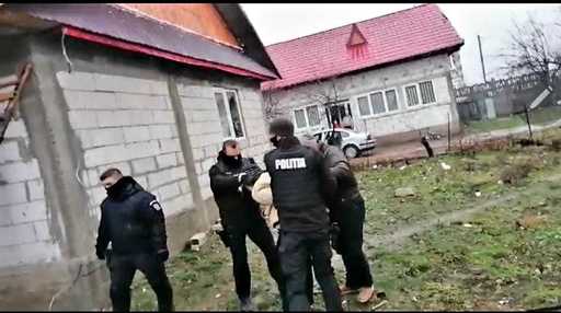 Bărbatul evadat de la un punct de lucru al Penitenciarului Găeşti, prins în judeţul Ialomiţa/ El se ascundea în locuinţa unor rude 