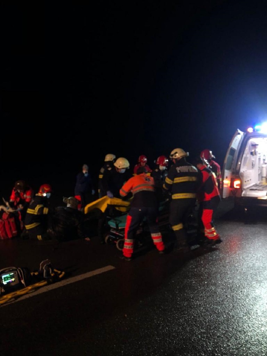  Ialomiţa: Trei răniţi, într-un accident produs sâmbătă seară pe drumul naţional 21 - FOTO

