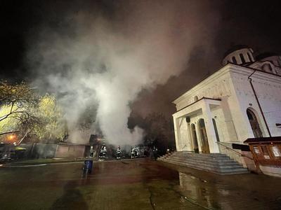 Incendiu la o magazie din curtea unei biserici de pe strada Doamna Ghica din Bucureşti