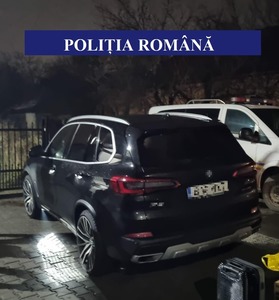 Cluj: O tânără de 26 de ani, prinsă la volanul unei maşini care figurează ca fiind furată din SUA / Dosar de tăinuire deschis de poliţişti / Maşina, de 90.000 de euro, indisponibilizată 