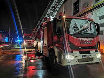 Incendiu la o fabrică de textile din Botoşani / 59 de angajaţi s-au evacuat, fără a se înregistra victime 

 