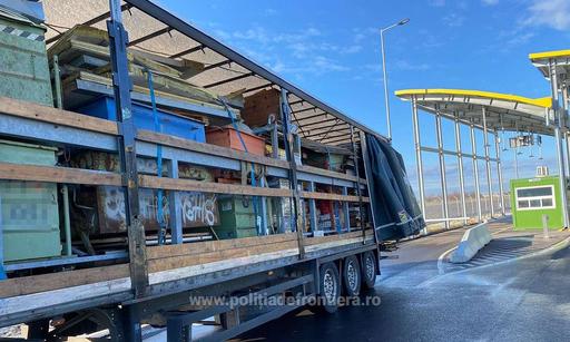 Zece tone de deşeuri oprite la Vama Borş II 