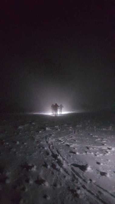 UPDATE - Acţiune a salvamontiştilor pentru căutarea a doi turişti care s-au rătăcit în Munţii Baiului / Turiştii au fost găsiţi