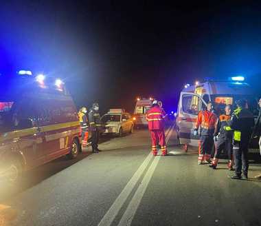 Accident în judeţul Olt în care au fost implicate trei maşini – Cinci persoane au fost rănite  