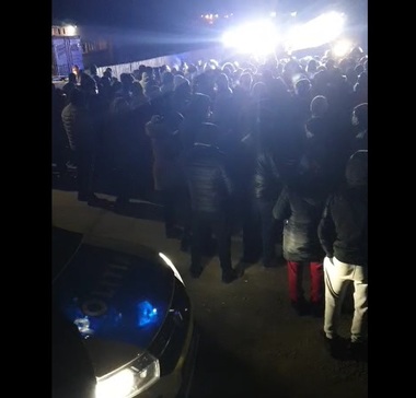 Giurgiu - A doua seară de proteste la Bolintin Vale, unde un localnic a fost ucis după ce a fost lovit cu o piatră în cap - VIDEO
