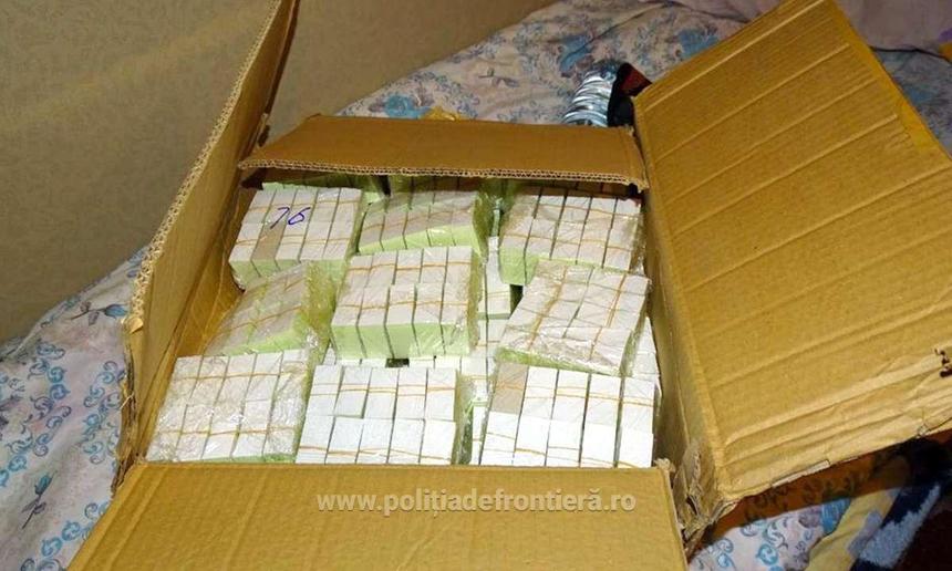 Peste 1,7 milioane de timbre de acciză pentru ţigarete, susceptibile a fi false, găsite de poliţiştii de frontieră de la Calafat în două TIR-uri care veneau din Turcia