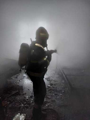UPDATE - Incendiu la un cămin pentru vârstnici din judeţul Alba / 50 de beneficiari, evacuaţi  