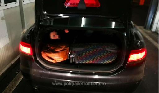 Arad: Doi migranţi sirieni ascunşi în portbagajul unui autoturism, prinşi la Nădlac II când încercau să iasă ilegal din România
