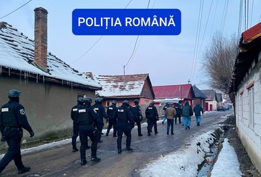 Mureş: Percheziţii la persoane suspectate că au furat 1.800 de lei de la un tânăr aflat în tranzit în zona gării din Reghin 
