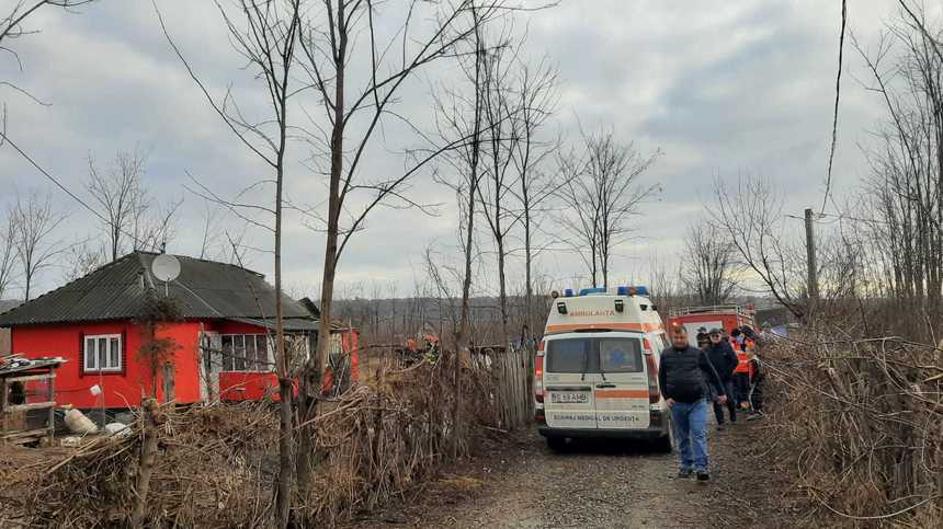 Iaşi: Doi copii de 3 şi 4 ani, salvaţi dintr-un incendiu / Ambii au suferit arsuri de gradul doi pe faţă şi membre, fiind transportaţi la spital / O adolescentă de 14 ani, cu arsuri la faţă  