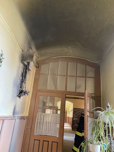 Sibiu: Peste 200 de persoane - elevi şi angajaţi ai Liceului "Timotei Cipariu" din Dumbrăveni, evacuate după ce un incendiu a izbucnit la panoul electric principal