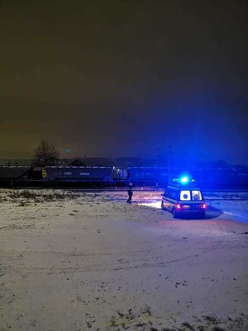 Suceava: O femeie a murit şi un tânăr a fost rănit după ce s-au electrocutat, pe un vagon de tren aflat în Gara Burdujeni