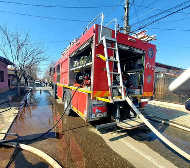 Giurgiu: Cinci case afectate de un incendiu. Cinci persoane au avut nevoie de îngrijiri medicale