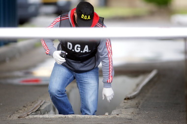 UPDATE - Percheziţii care vizează angajaţi ai Poliţiei Locale Braşov / Doi agenţi, suspectaţi de luare de mită / Ei sunt audiaţi / Precizările DGA